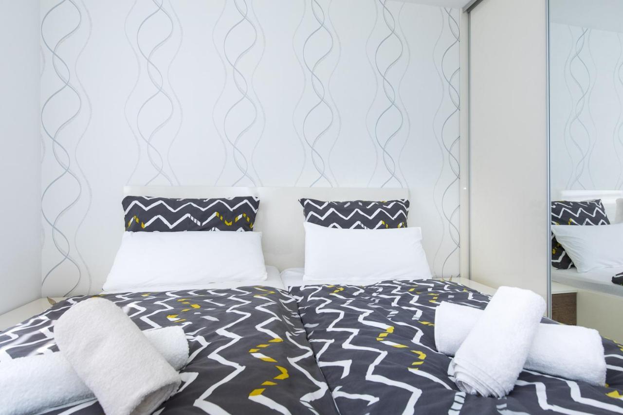 Orfeo Apartment Кърк Екстериор снимка